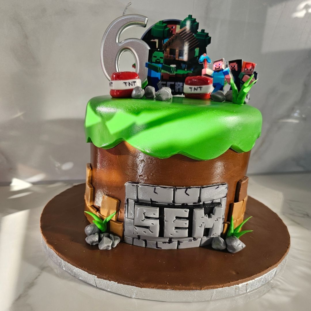 Minecraft cake